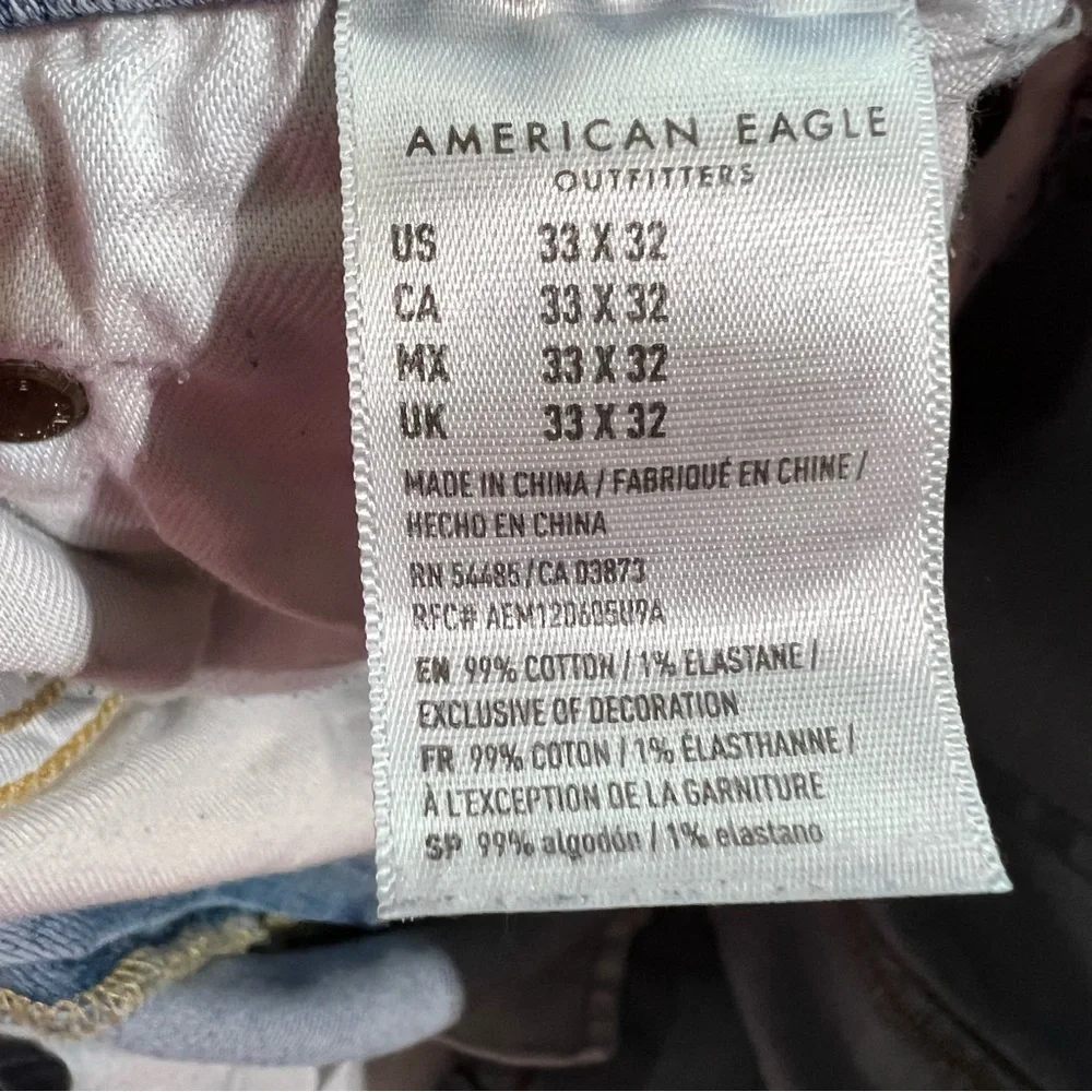 American Eagle Distressed Light Wash Slim Straight Jeans 33x32